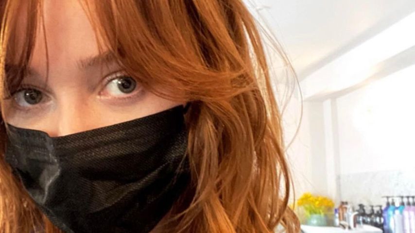 Bye-bye, Blond! Phoebe Dynevor hat jetzt eine rote Mähne