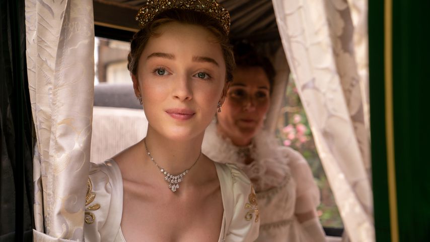 Phoebe Dynevor in "Bridgerton"