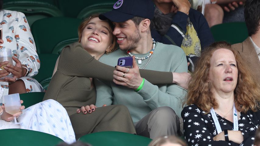 Phoebe Dynevor und Pete Davidson in London im Juli 2021