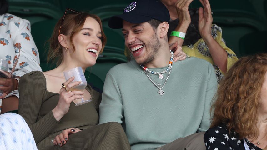 Phoebe Dynevor und Pete Davidson in London im Juli 2021