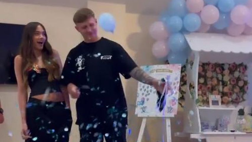Phoebe Tomlinson bei der Gender-Reveal-Party