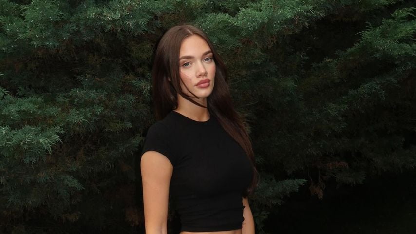 Phoebe Tomlinson, Model