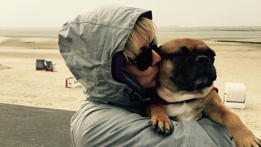 Pia Tillmann, Schauspielerin, mit ihrem Hund