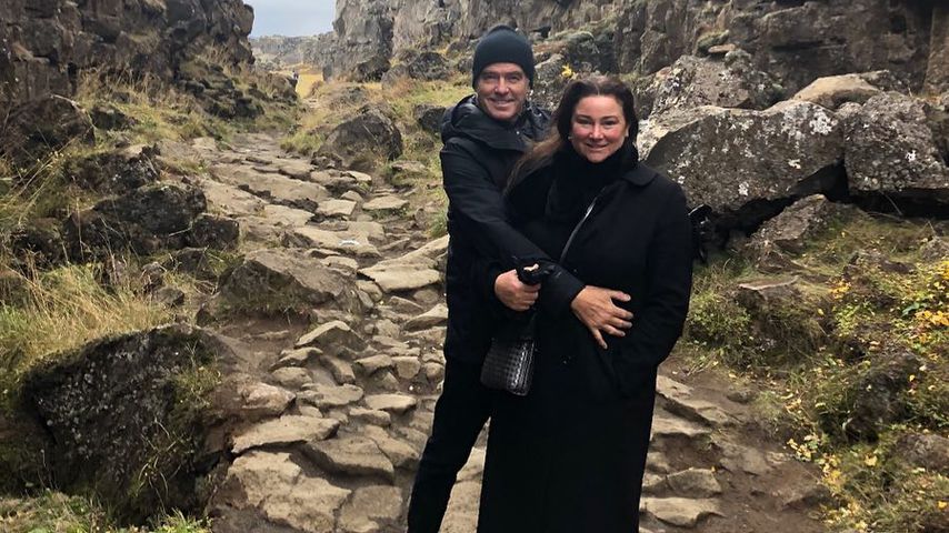 Pierce Brosnan und Keely Shaye Smith im Oktober 2019