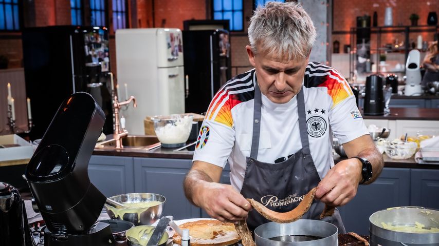 Pierre Littbarski bei "Das große Promibacken"