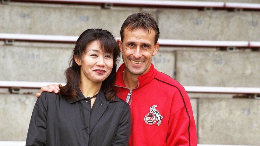 Pierre Littbarski mit Ehefrau Hitomi beim 1. FC Köln