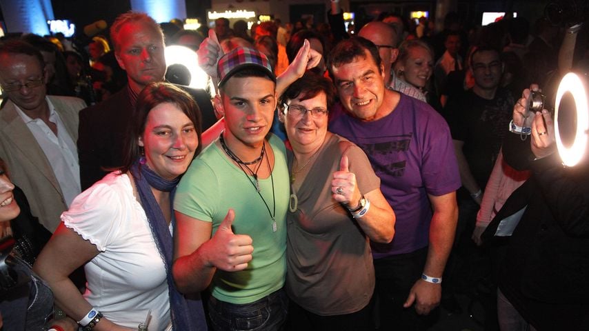 Pietro Lombardi feiert mit seiner Familie bei der Aftershowparty zum DSDS-Finale 2011 in Köln