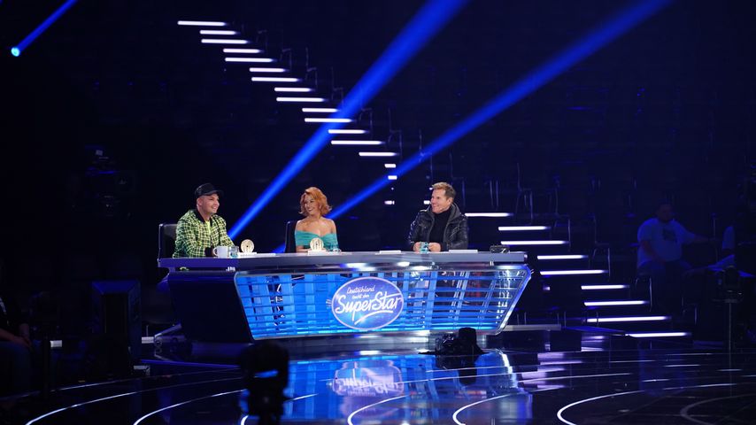 Pietro Lombardi, Oana Nechiti und Dieter Bohlen in der ersten Liveshow von DSDS