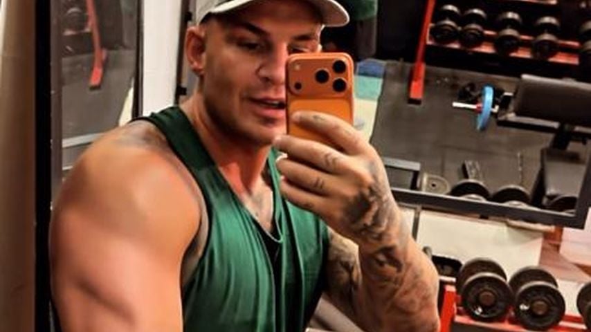Nach Gewichtsverlust: Pietro Lombardi zeigt seine Muskeln