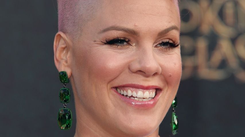 Wie einst die Mama: Pinks Sohn Jameson hat pinkfarbene Haare