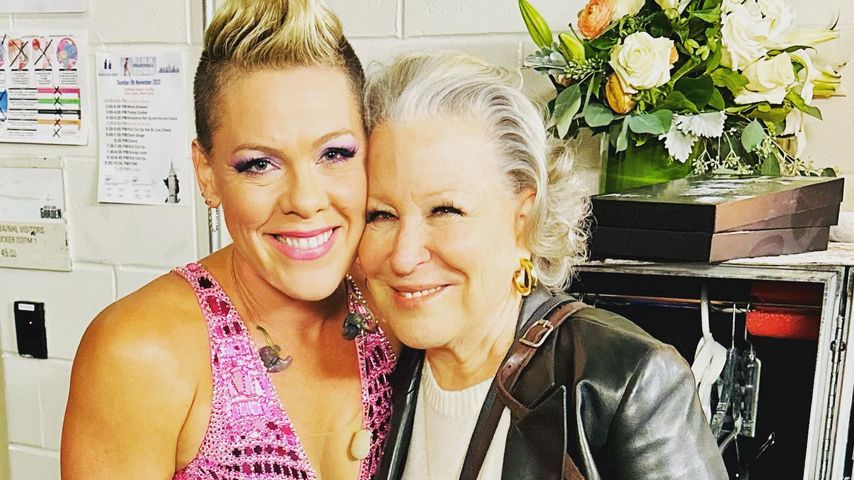 Pink mit Bette Midler Im November 2023