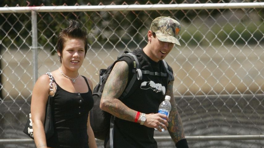 Pink und Carey Hart im Juli 2003