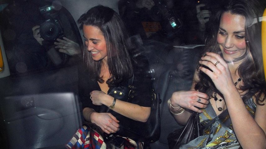 Pippa und Kate Middleton verlässt den Londoner Club Mahiki, 2007