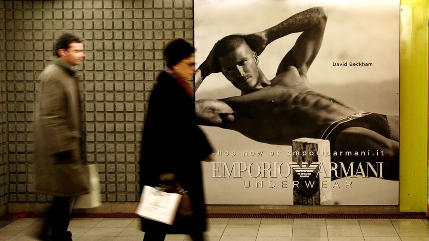 David Beckham wirbt in Mailands U-Bahn mit einer Emporio-Armani-Unterwäschekampagne
