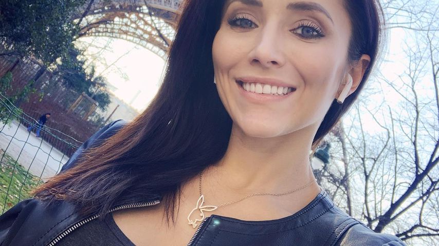 Anastasiya Avilova versteigert Playboy-Kette für guten Zweck