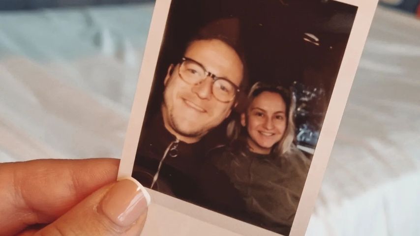 Polaroid-Foto von Sophie Price und ihrem Ehemann Harry Brooks