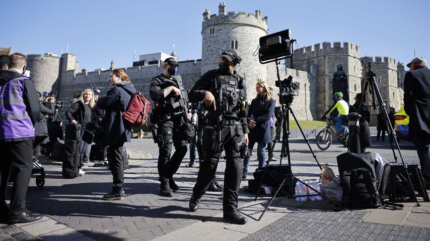 Polizisten patrouillieren in Windsor an Prinz Philips Beerdigung, April 2021