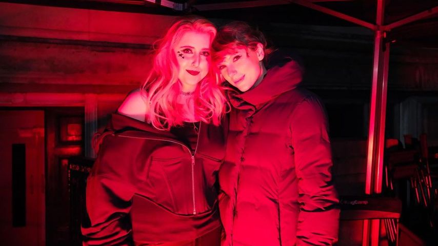 Presely Cash und Taylor Swift am Set von "I Can See You"