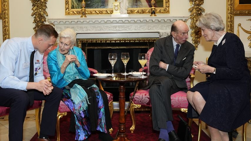 Selten: Queen Elizabeths Cousins besuchen Buckingham-Palast