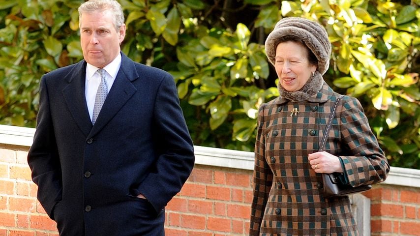 So nah stehen sich Prinzessin Anne und Ex-Prinz Andrew