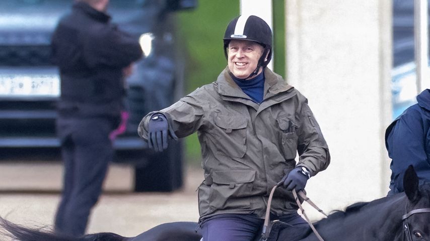 Trotz "Scoop"-Film: Prinz Andrew ist heiter bei Reitausflug!