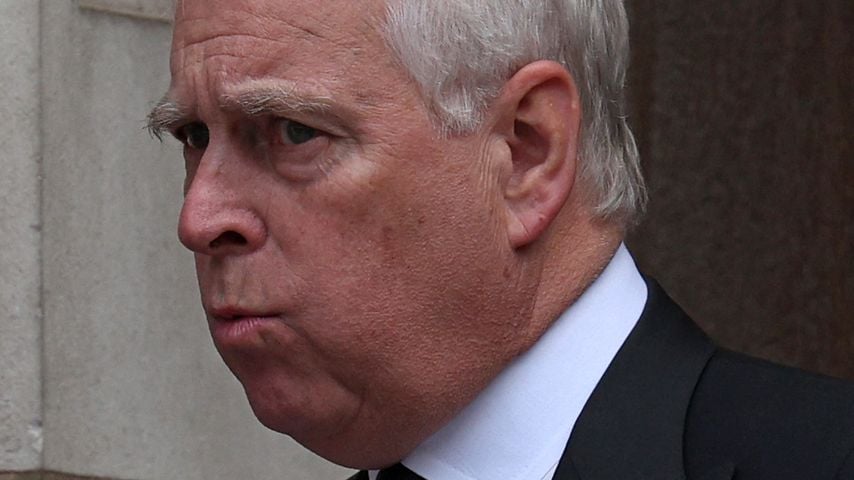 Ex-Prinz Andrew schleicht sich auf royales Pferde-Event