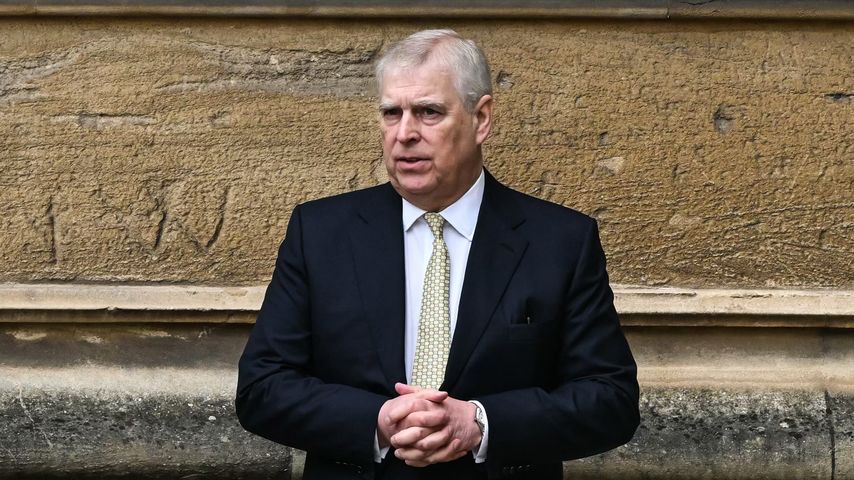 Streit um Haus dauert an: Prinz Andrew mürrisch gesichtet