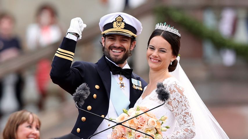 Prinz Carl Philip und Sofia teilen ungesehene Hochzeitsfotos