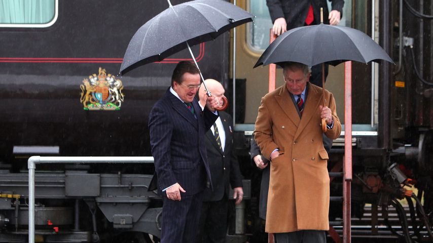 Prinz Charles 2012 vor dem Royal Train