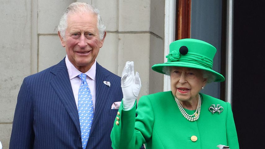 Prinz Charles und Queen Elizabeth II. auf dem Balkon des Buckingham Palace, 2022