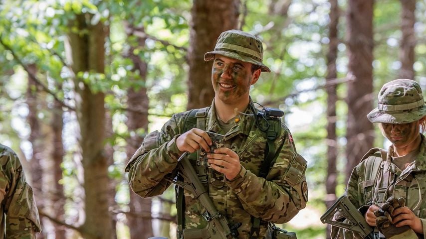 So schlägt sich Prinz Christian während Militärausbildung