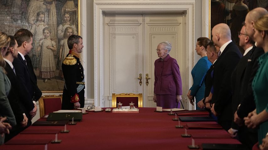 Prinz Frederik und Königin Margrethe bei der Staatsratsitzung
