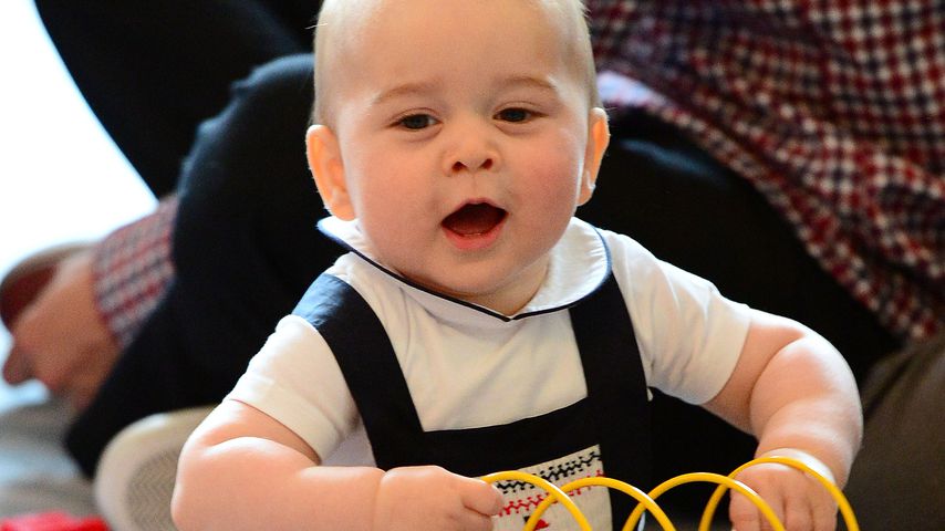 Prinz George bei seinem ersten öffentlichen Auftritt in Wellington 2014