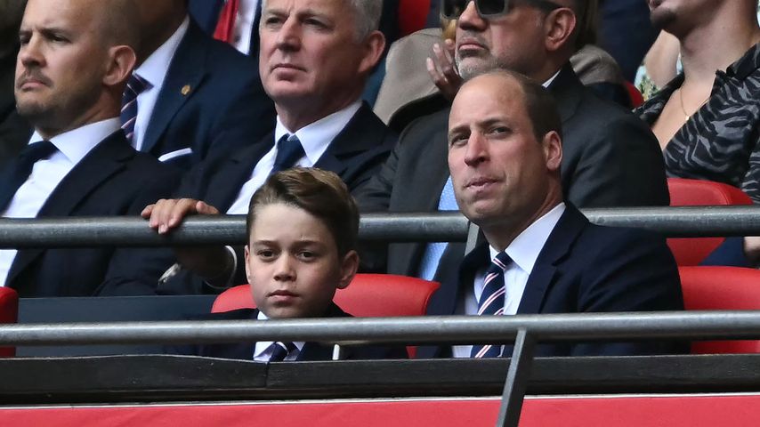 Prinz William und George im Partner-Look beim Fußballspiel!
