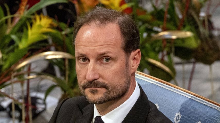 Totalkollaps: Frau erbricht sich auf König Haakons Festtafel