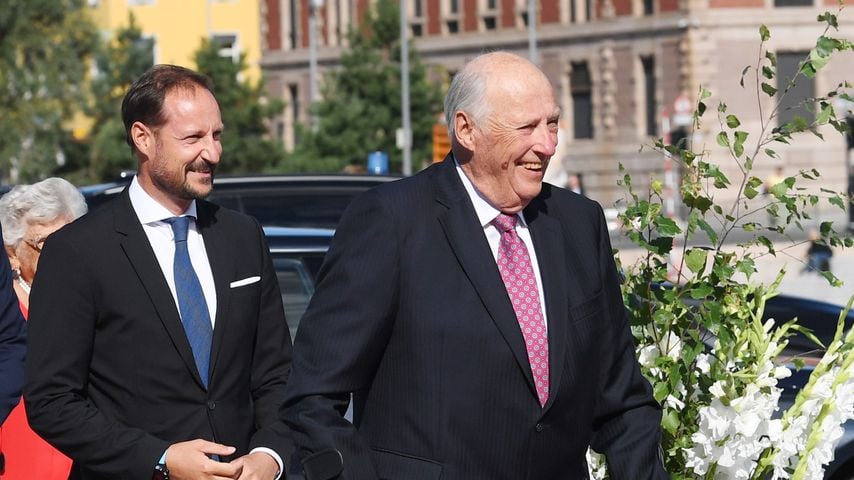 Prinz Haakon und König Harald im August 2021