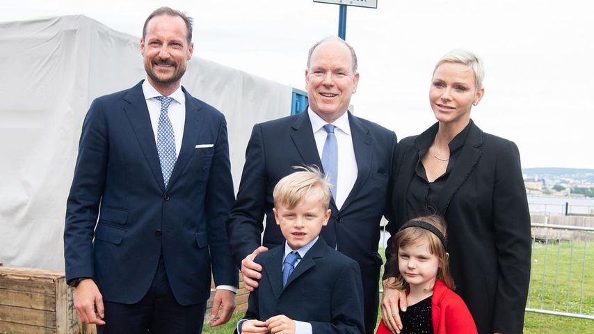 Fürst Albert und Charlène erstmals wieder mit Twins verreist