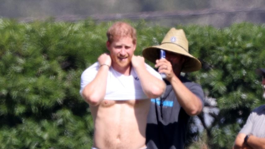 Bei Polo-Match: Prinz Harry zeigt halb nackten Oberkörper