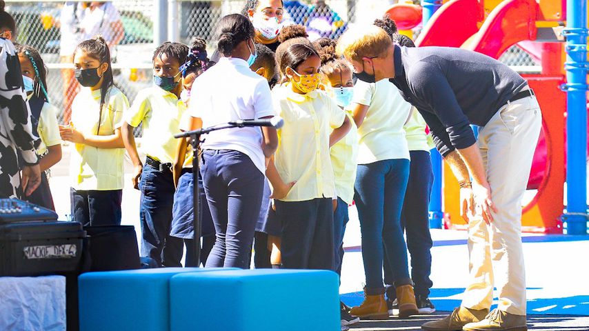Prinz Harry redet mit Kindern, September 2021