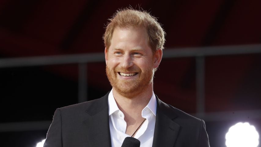 Nach Queen-Tod: Prinz Harry lacht mit WellChild-Gewinnern