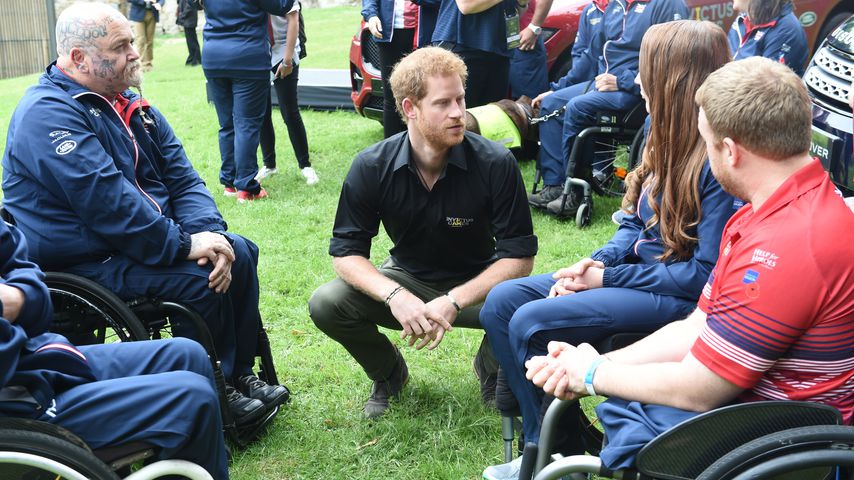 Prinz Harry im Gespräch mit Teilnehmern der Invictus Games 2017