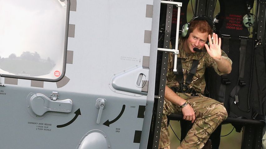 Stolz auf Fluglizenz: Prinz Harry tritt Helikopter-Club bei