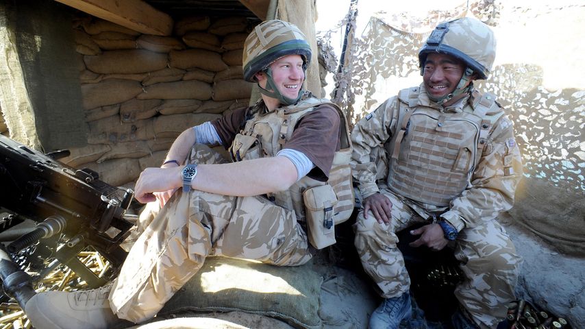 Prinz Harry und einer seiner ehemaligen Kriegs-Kameraden im Jahr 2008