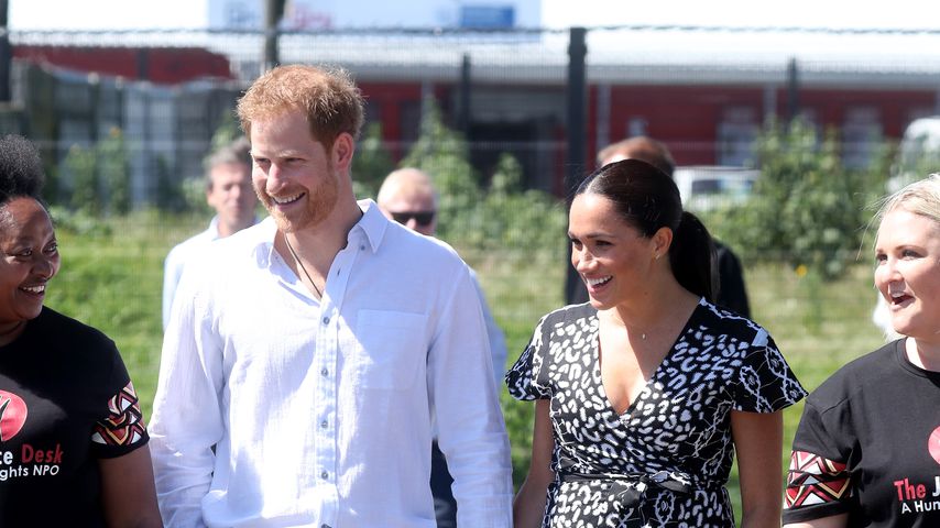 Auf Kuschelkurs: Harry und Meghan bezaubern Fans in Afrika