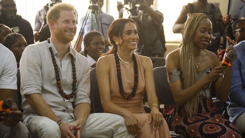 Prinz Harry und Meghan zeigen sich in Nigeria im Partnerlook