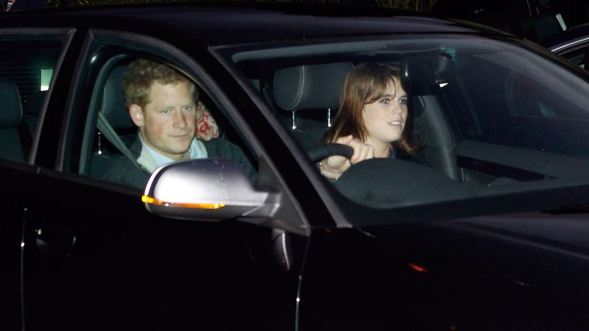 Prinz Harry und Prinzessin Eugenie im Dezember 2011