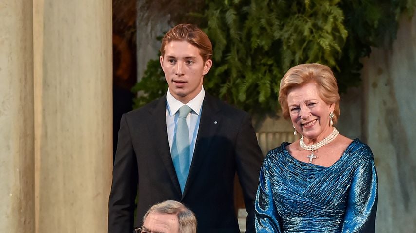 Prinz Konstantin mit seinem Enkelsohn und seiner Frau, Dezember 2021
