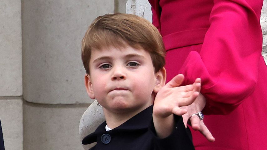 Keine Krönungszeremonie: Prinz Louis nur auf Balkon dabei