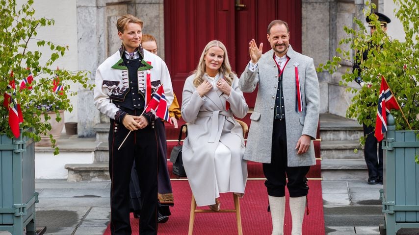 Prinz Sverre Magnus, Kronprinzessin Mette-Marit und Kronprinz Haakon, Norwegischen Verfassungstag im Mai 2026 in Skaugum