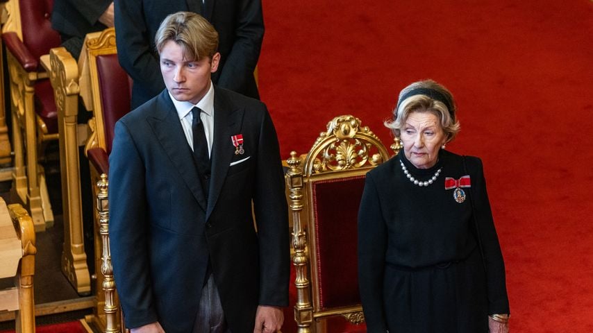 Prinz Sverre Magnus und Königin Sonja bei der Treueeid‑Zeremonie im Storting in Oslo